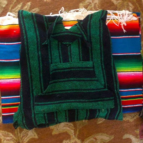 Green and black knit hoodie Medium - Picture 3 of 4